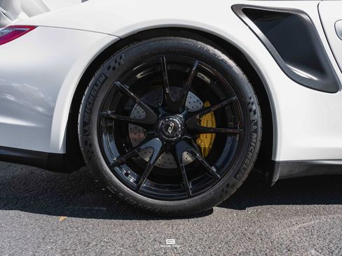 Used 2011 Porsche 911 GT2 RS RWD image 11