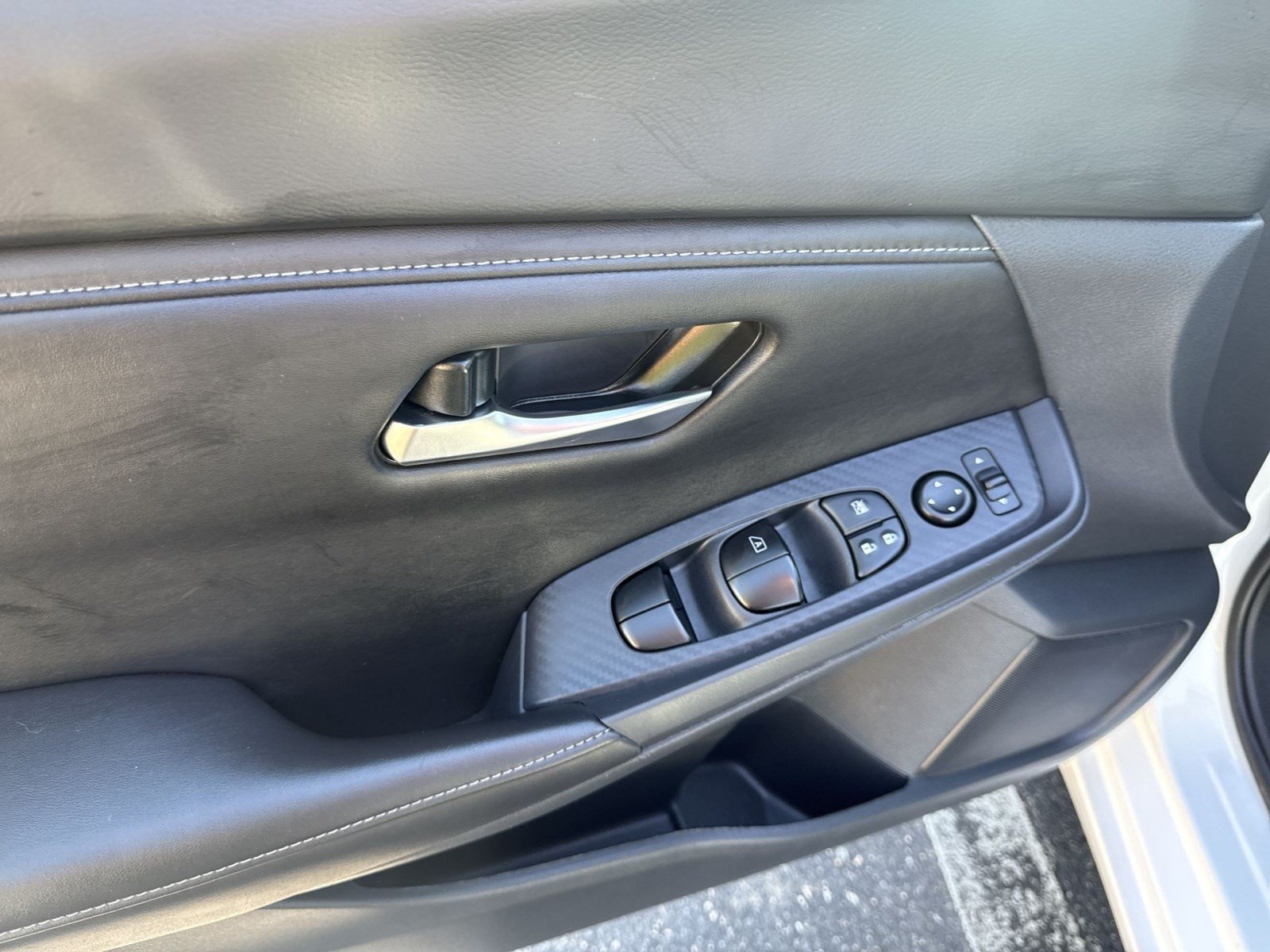 Used 2024 Nissan Sentra SV FWD image 14