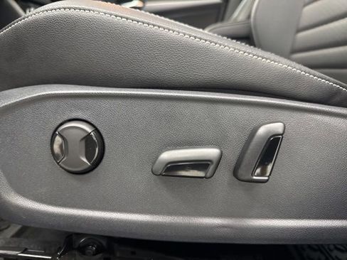 Used 2024 Volkswagen Jetta SE FWD image 10