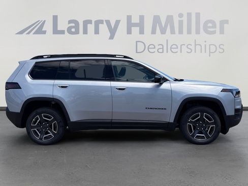 New 2026 Jeep Cherokee Laredo AWD/4WD image 7