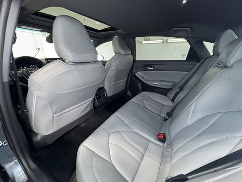 Used 2019 Toyota Avalon XLE w/ Moonroof Package FWD image 21