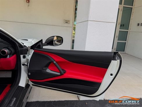 Used 2019 Ferrari 812 Superfast RWD image 32