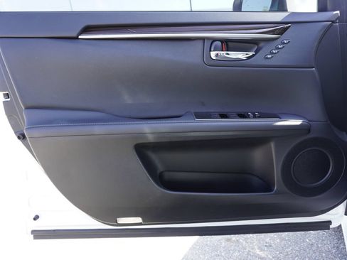 Used 2017 Lexus ES 350 w/ Luxury Package FWD image 17