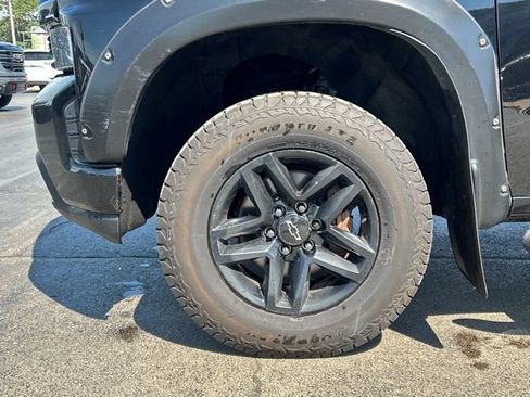 Used 2019 Chevrolet Silverado 1500 Custom Trail Boss w/ Custom Convenience Package AWD/4WD image 11