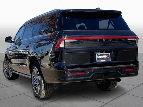 New 2025 Lincoln Navigator L Reserve AWD/4WD image 12