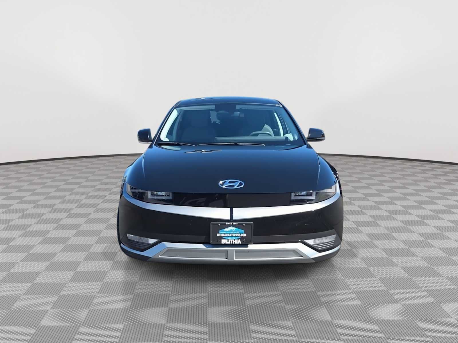 Used 2024 Hyundai Ioniq 5 SE RWD image 3