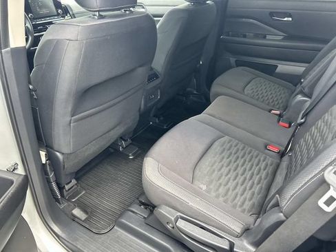 Used 2022 Nissan Pathfinder S AWD/4WD image 18