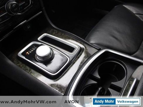Used 2016 Chrysler 300 C image 41