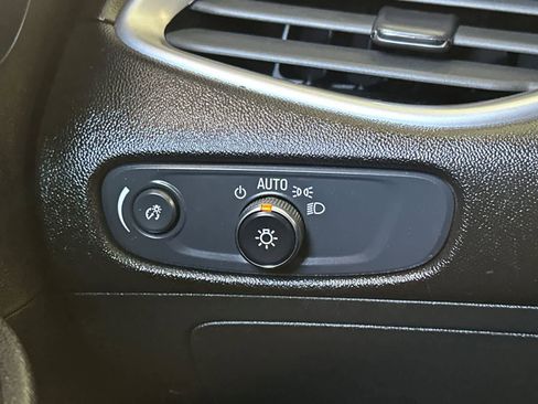 Used 2024 Chevrolet Malibu LT FWD image 31