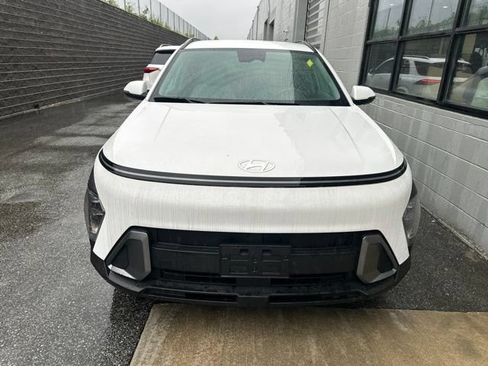 Certified 2025 Hyundai Kona SEL AWD/4WD image 2
