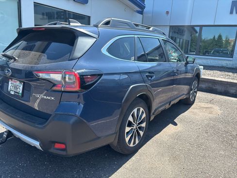 Used 2023 Subaru Outback Limited AWD/4WD image 9