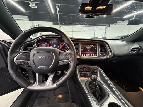 Used 2015 Dodge Challenger SRT Hellcat image 12
