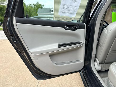 Used 2014 Chevrolet Impala LTZ FWD image 16