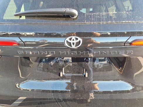 New 2026 Toyota Grand Highlander Platinum image 5