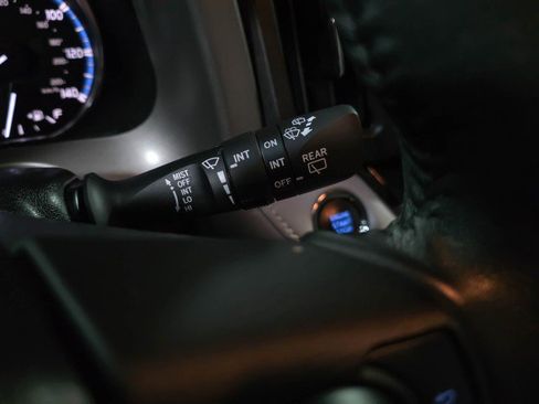 Used 2016 Toyota RAV4 Limited image 23