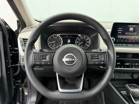 Used 2023 Nissan Rogue SV AWD/4WD image 18