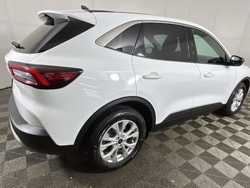 Used 2023 Ford Escape Active w/ Cold Weather Package FWD image 2