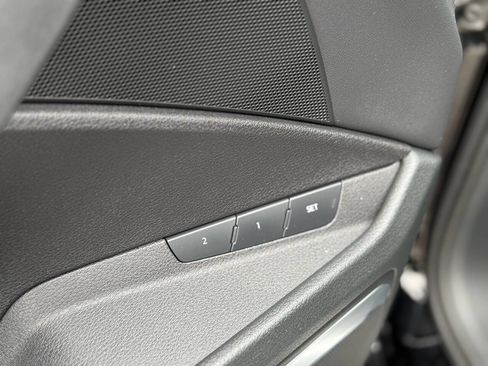 Used 2019 Audi e-tron Premium Plus image 6