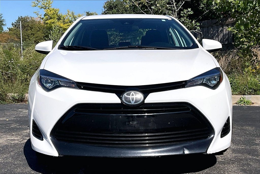 Used 2018 Toyota Corolla LE FWD image 3