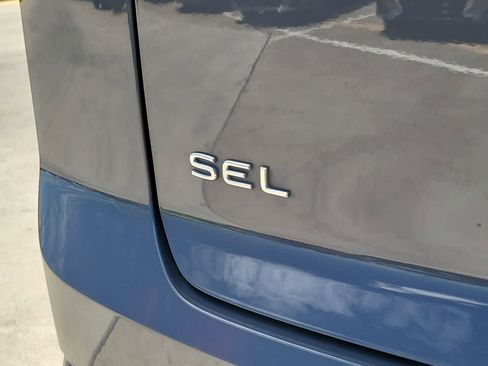 Used 2022 Volkswagen Atlas Cross Sport SEL AWD/4WD image 15