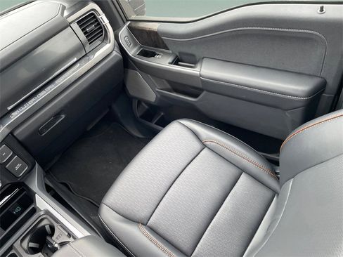 Used 2025 Ford F350 Lariat w/ Chrome Package image 14