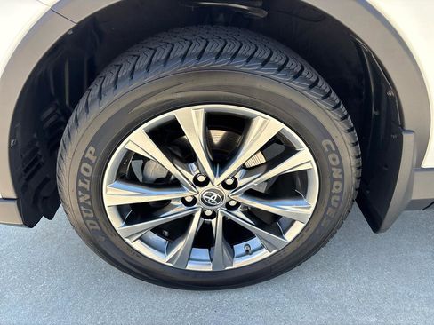 Used 2018 Toyota RAV4 Limited w/ Advanced Technology Package AWD/4WD image 11