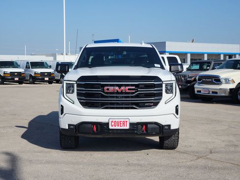 Used 2025 GMC Sierra 1500 AT4 AWD/4WD image 2
