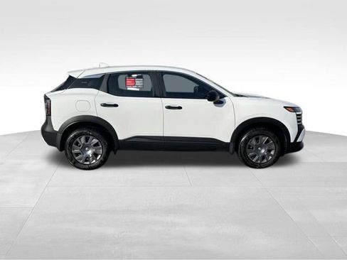 Certified 2025 Nissan Kicks S image 9