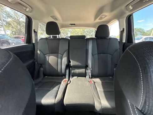 Used 2024 Subaru Ascent Premium w/ Convenience Package AWD/4WD image 13