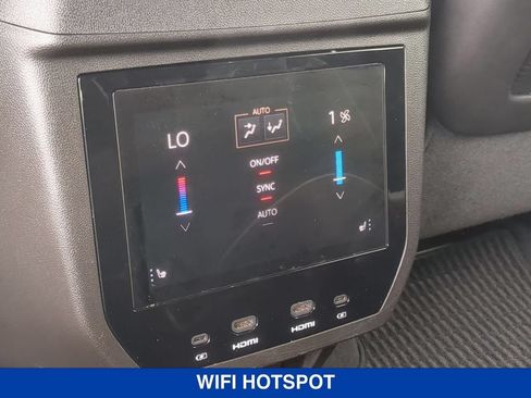 New 2025 GMC Yukon XL Denali Ultimate AWD/4WD image 18