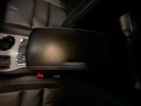 Used 2017 Jeep Grand Cherokee Limited image 21