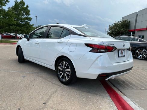 Used 2025 Nissan Versa SV FWD image 8