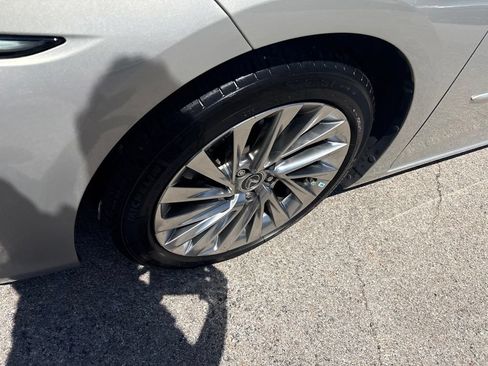Certified 2021 Lexus ES 350 Ultra Luxury w/ Accessory Package 2 FWD image 9