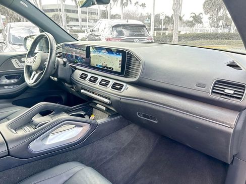 Used 2023 Mercedes-Benz GLS 450 4MATIC image 33