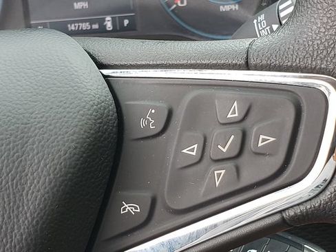 Used 2017 Chevrolet Cruze LT FWD image 18