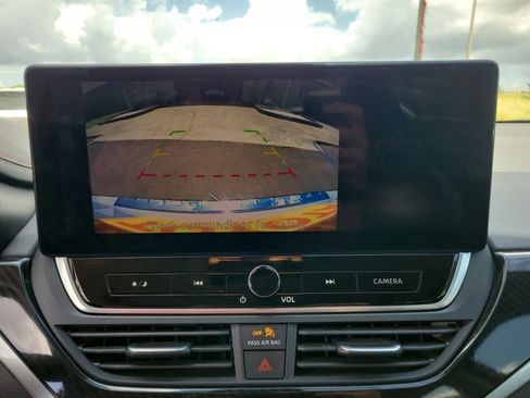 Used 2023 Nissan Altima 2.5 SR w/ SR Premium Package image 15