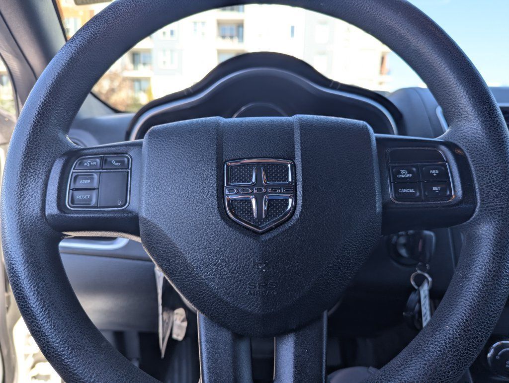 Used 2014 Dodge Avenger SE FWD image 19