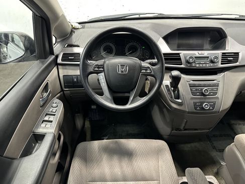 Used 2014 Honda Odyssey LX image 15