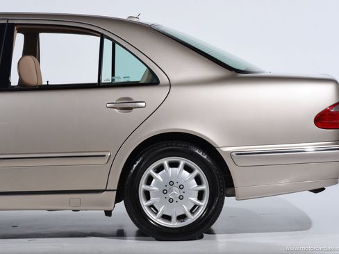 Used 2001 Mercedes-Benz E 320 Sedan image 14