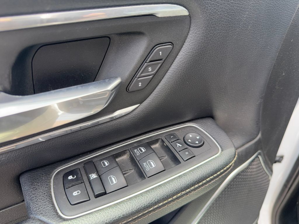 Used 2023 RAM 1500 Laramie AWD/4WD image 15