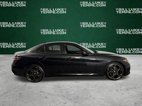 Used 2025 Alfa Romeo Giulia AWD image 5