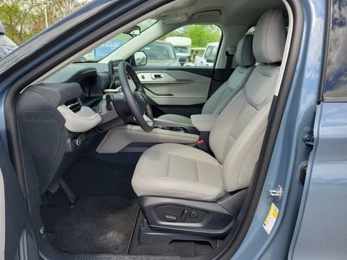 New 2026 Ford Explorer Active AWD/4WD image 17