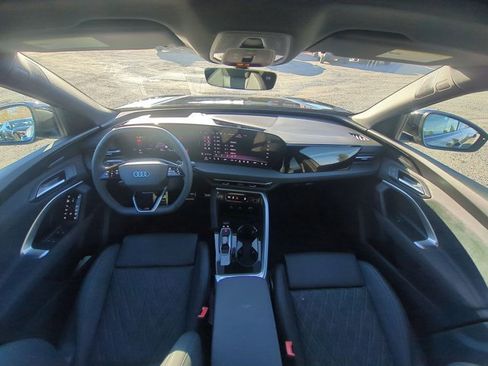 Used 2025 Audi SQ5 Premium Plus image 23