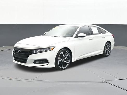 Used 2018 Honda Accord Sport image 5