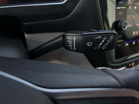 Certified 2023 Volkswagen Tiguan SE w/ Panoramic Sunroof Package image 40