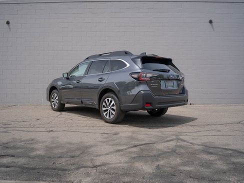 Used 2025 Subaru Outback Premium w/ Popular Package #1A AWD/4WD image 3