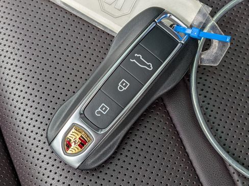 Certified 2025 Porsche Cayenne S AWD/4WD image 37