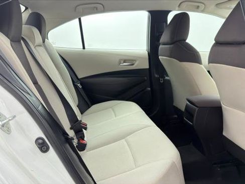 Used 2021 Toyota Corolla LE FWD image 16