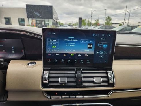 Used 2023 Lincoln Navigator L Reserve AWD/4WD image 12