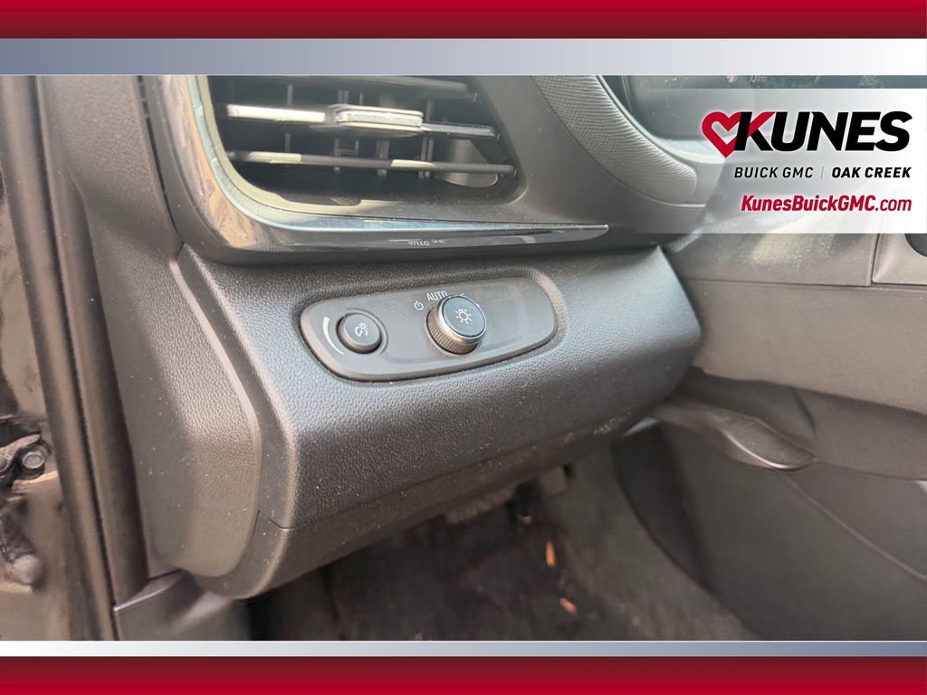 Used 2025 Buick Envista Sport Touring w/ Convenience I Package FWD image 18